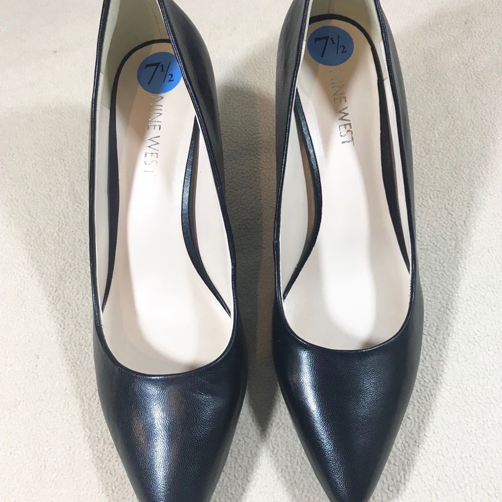 Women shoes Nine West.